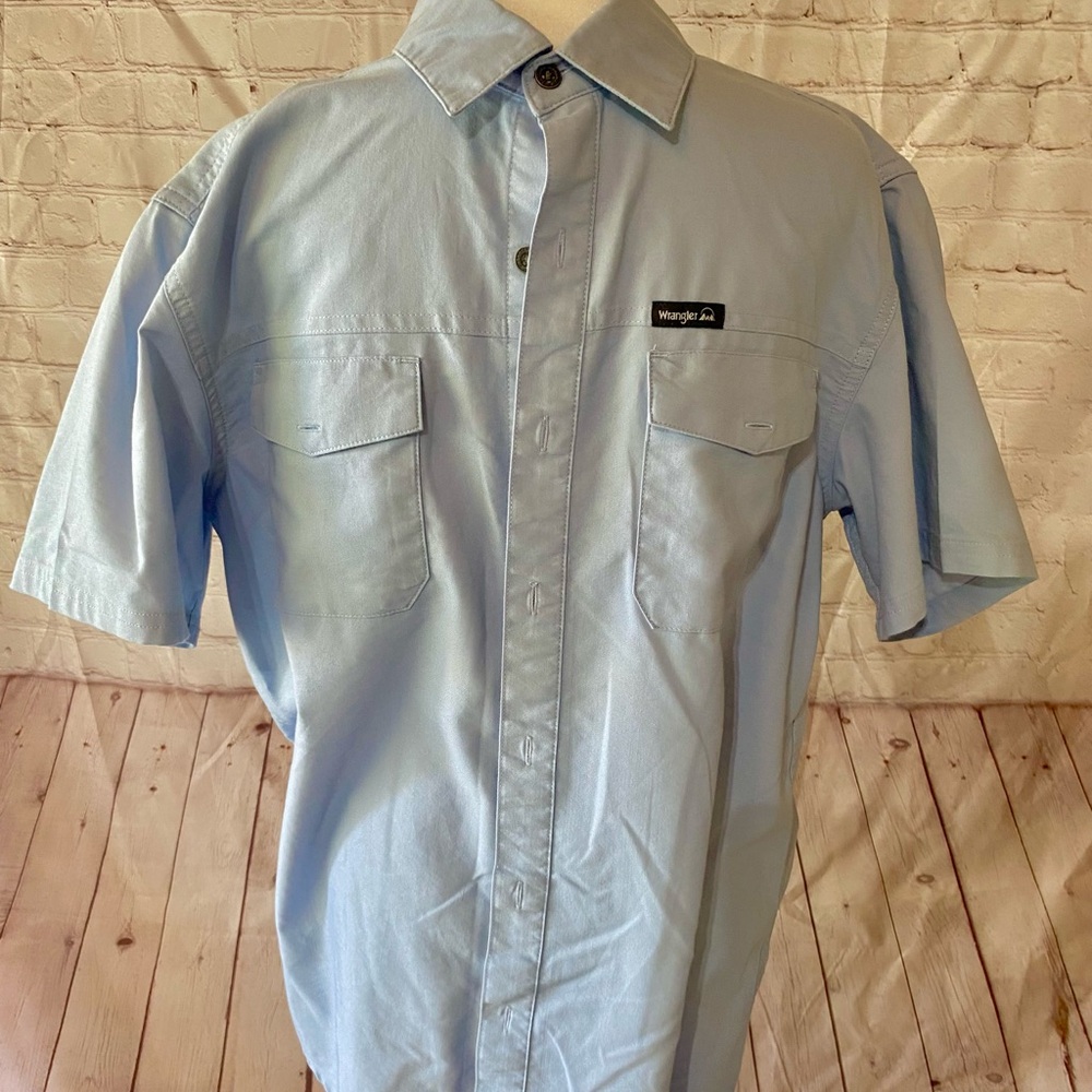 Wrangler Men's Sky Blue Casual Button Down Shirt